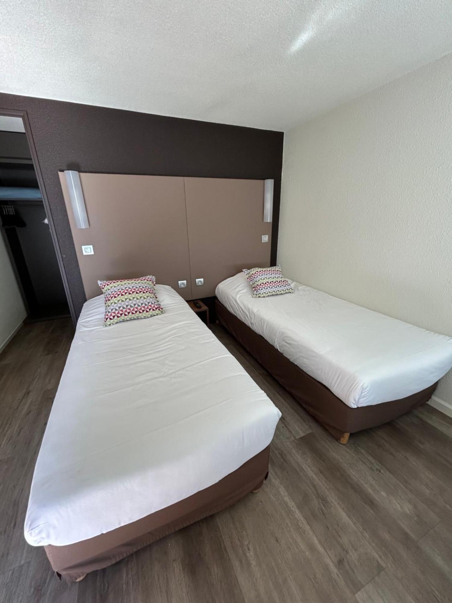 Campanile Sable-Sur-Sarthe Vion Hotel Buitenkant foto