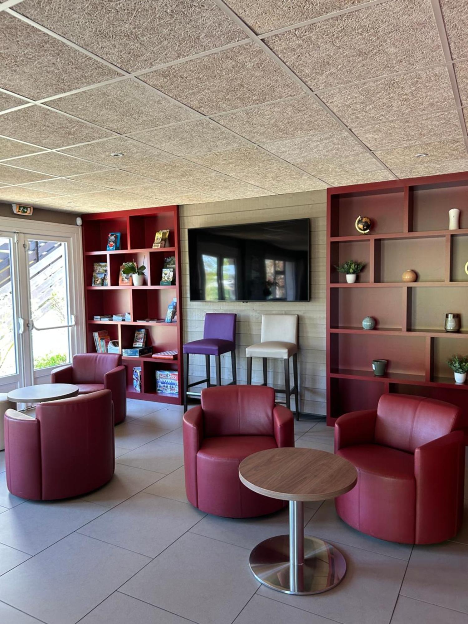Campanile Sable-Sur-Sarthe Vion Hotel Buitenkant foto