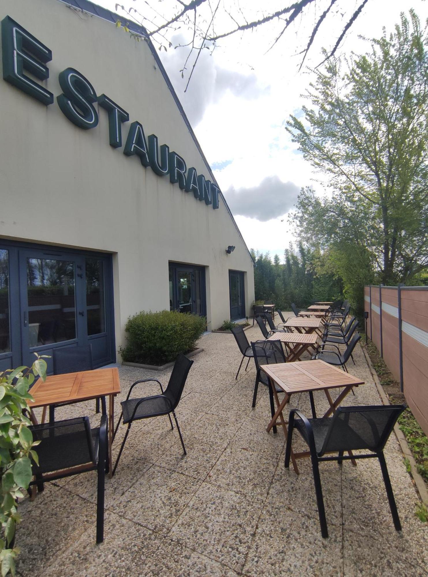 Campanile Sable-Sur-Sarthe Vion Hotel Buitenkant foto