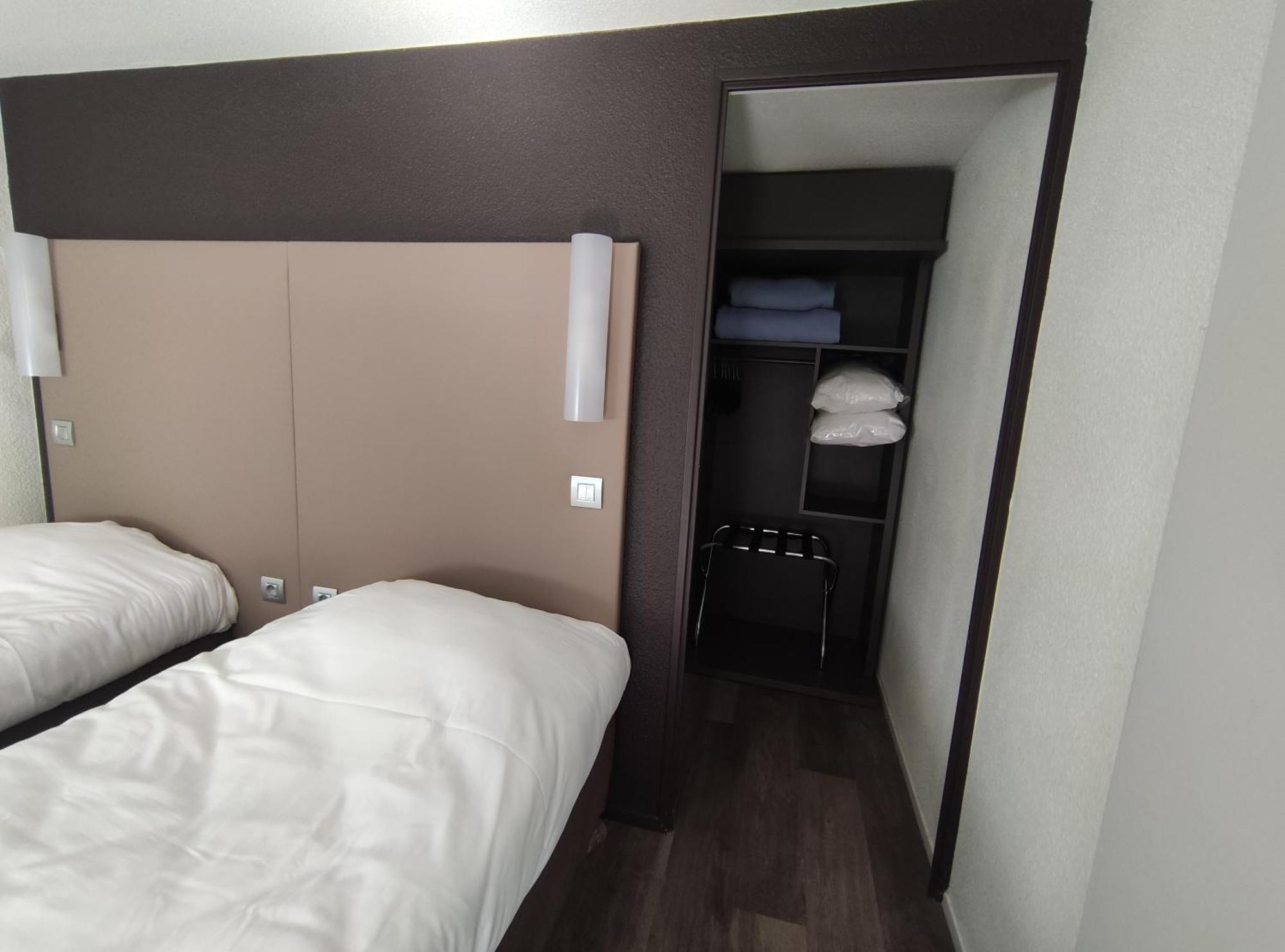 Campanile Sable-Sur-Sarthe Vion Hotel Buitenkant foto